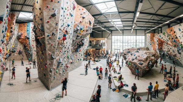 Top 5 raisons de faire de la grimpe à Quimper sur 5000 m²